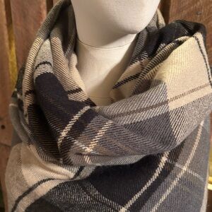 Pashmina plaid shawl cape scarf headwrap blanket elegant 78x54  soft fringed NWT